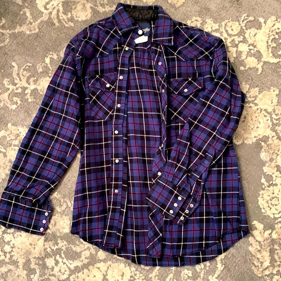 Wrangler size M long sleeve heavy thick cotton with snaps - Picture 1 of 5